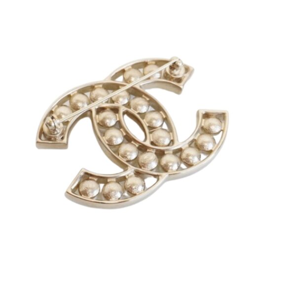Chanel Pearl CC Logo Brooch - Picture 2 of 3